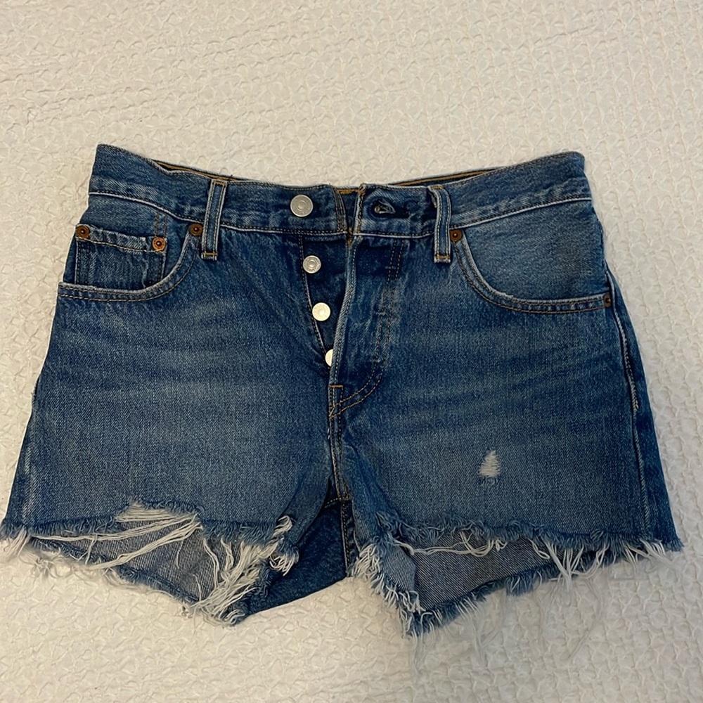 Levi's 501 jean shorts size 24